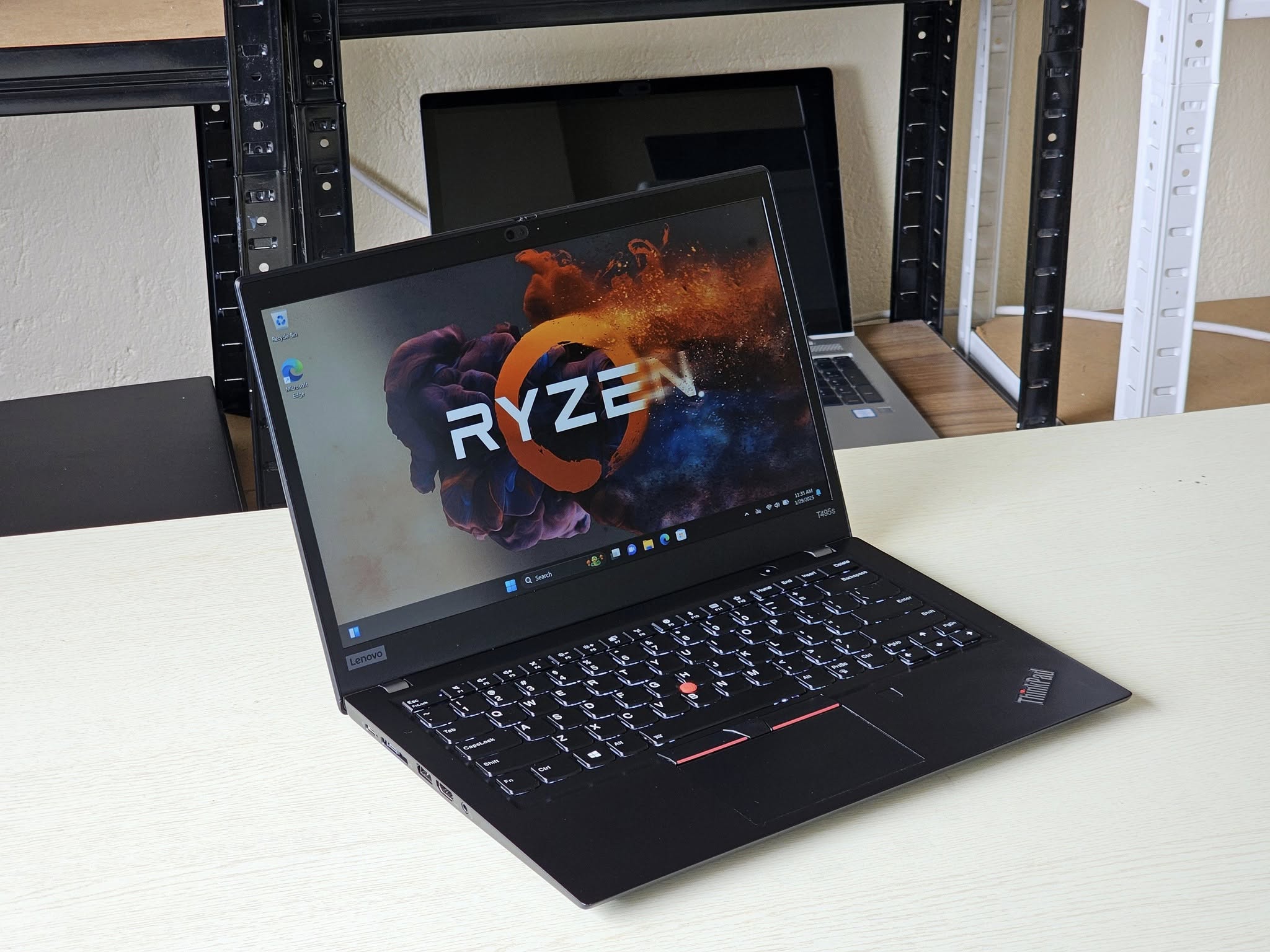ThinkPad T595 Detail View